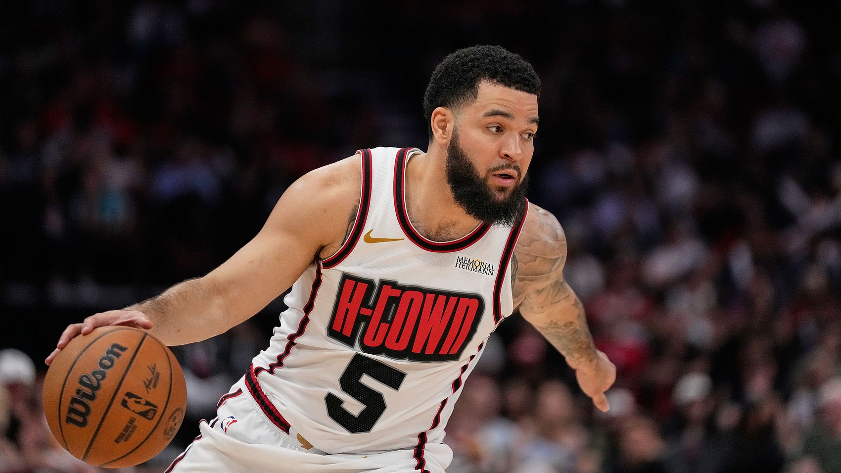 9体育-休斯敦火箭关键时刻扳平良机辽宁本钢加时末段队长鼓劲，现场解说直呼：东契奇新星晋级表现惊艳(辽宁本钢现场直播)